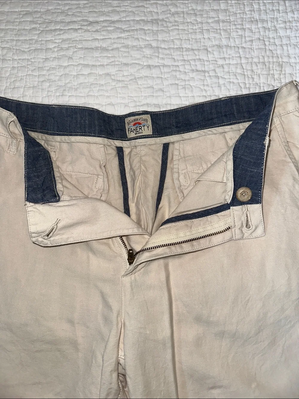 Faherty Cream Flat-Front Linen Shorts; men’s 33 waist, 9” inseam